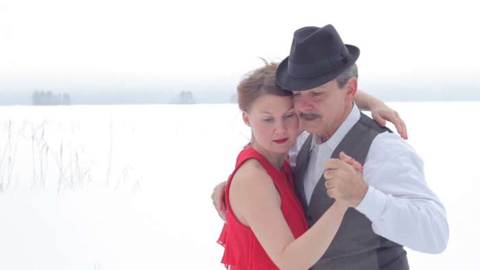 Tango Suomi: Un abrazo que se funde a la distancia. 1